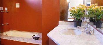 Plaza Week Hotel